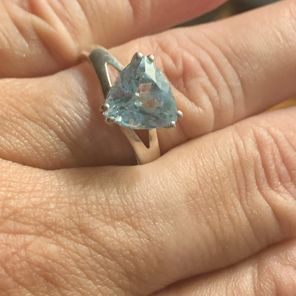 3 ct genuine sterling silver blue topaz ring - Picture 4 of 6